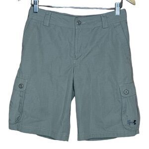 Boy’s Under Armor Cargo Shorts size Large
